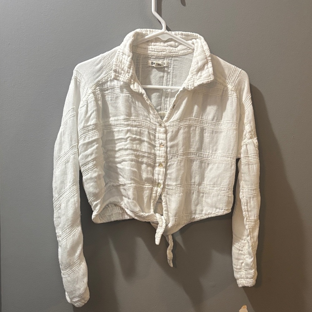 🚨FLASH SALE 5 MINUTES 🚨Billabong white tie blouse size small